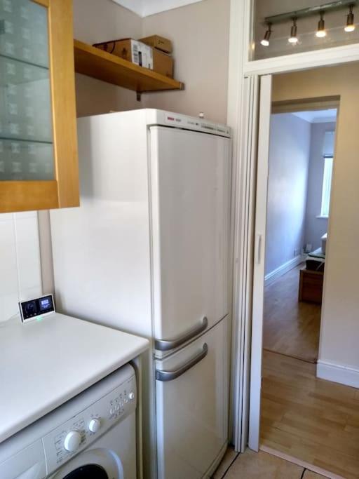 2 Bed Flat Near Station With Parking&Comgarden Leilighet Sutton  Eksteriør bilde