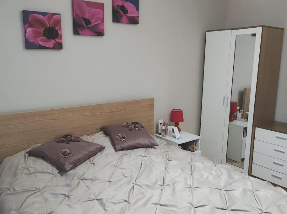 2 Bed Flat Near Station With Parking&Comgarden Leilighet Sutton  Eksteriør bilde